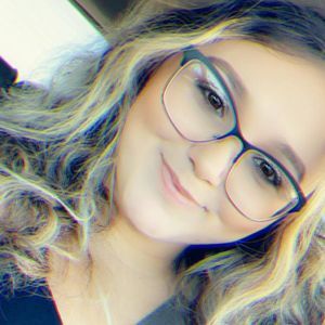 Meet your Posher, Desiree